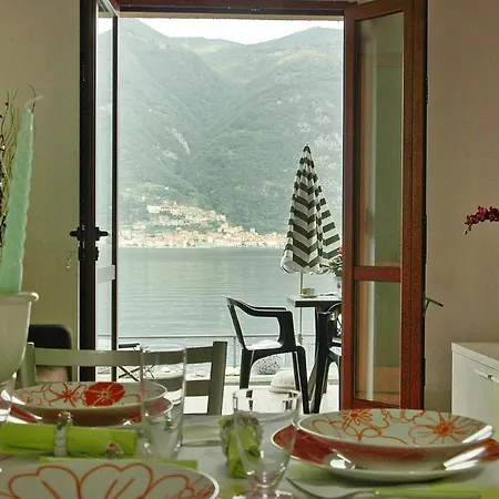 Directly On The Lake Paganini Flats In Apartament *