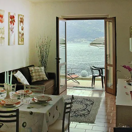 Directly On The Lake Paganini Flats In Apartament Lezzeno